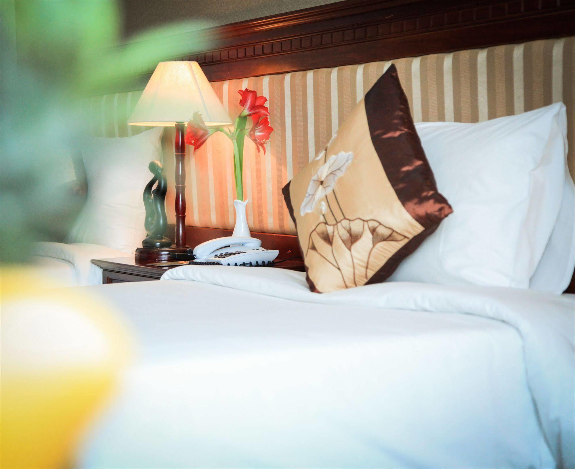 Aloha Halong Hotel Халонг Экстерьер фото
